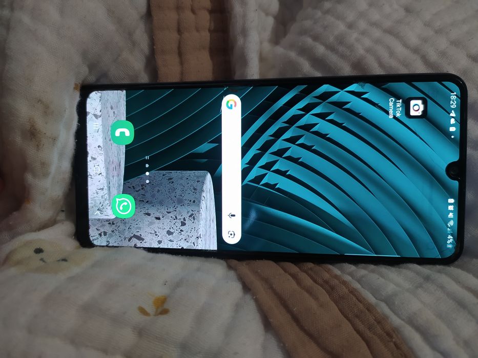 Срочно Продам телефон  самсунг