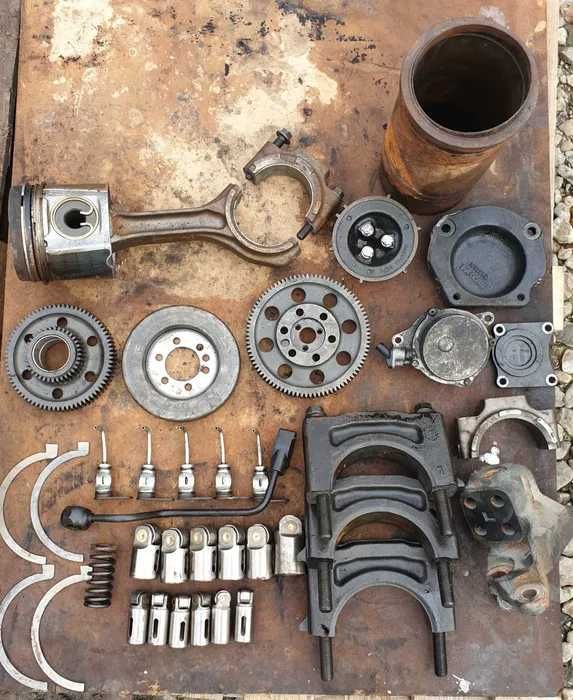 Vand sau dezmembrez motor DAF XF 105 euro 5
