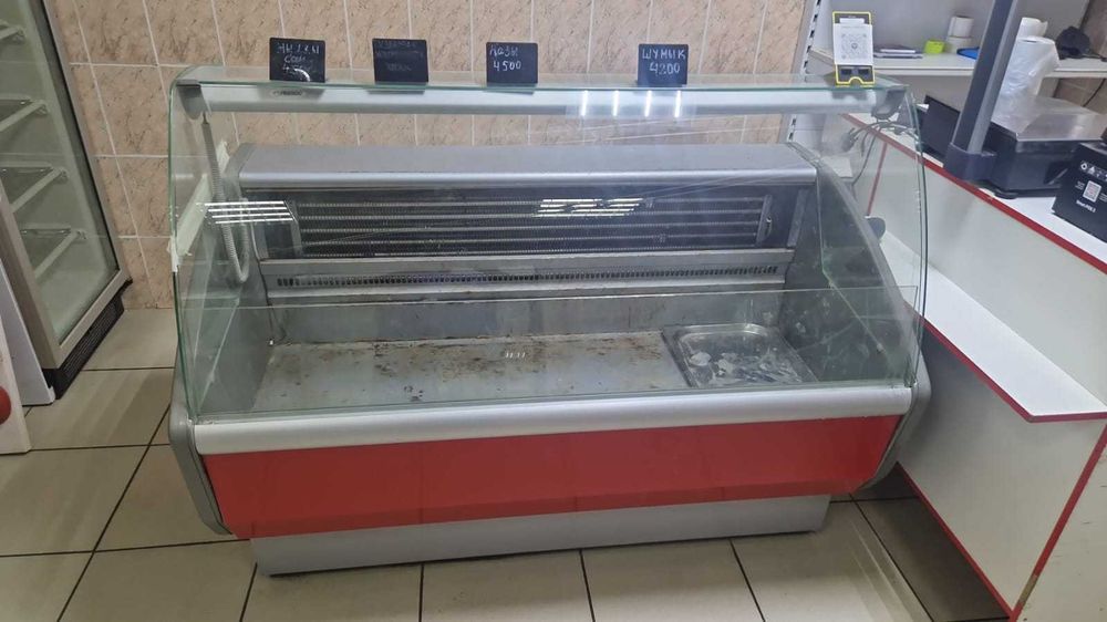 Продам витринные холодильники