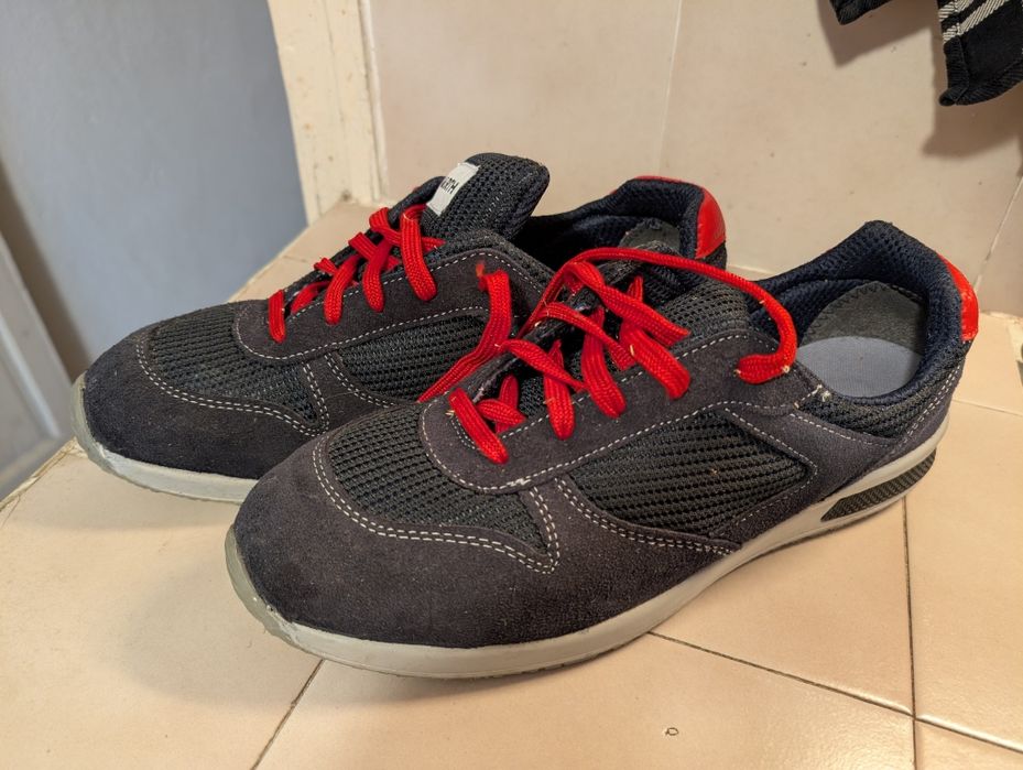 Продавам маратонки