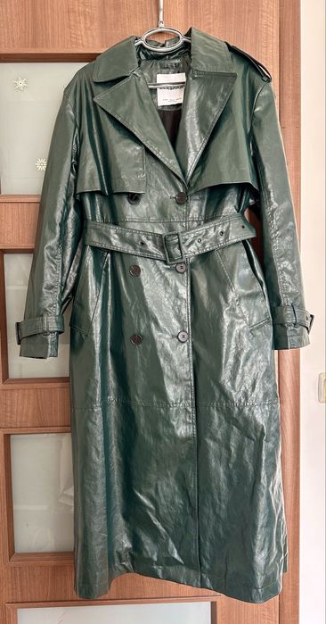 Зелен тренч от еко кожа BERSHKA р-р M/ L