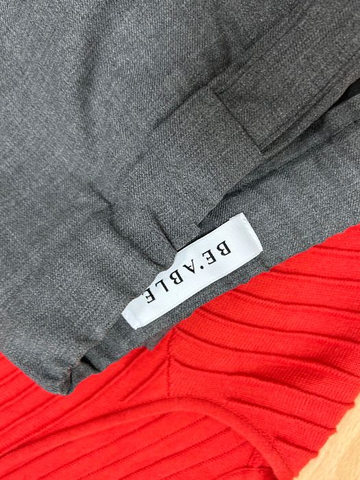 Хубав авангарден панталон в сиво