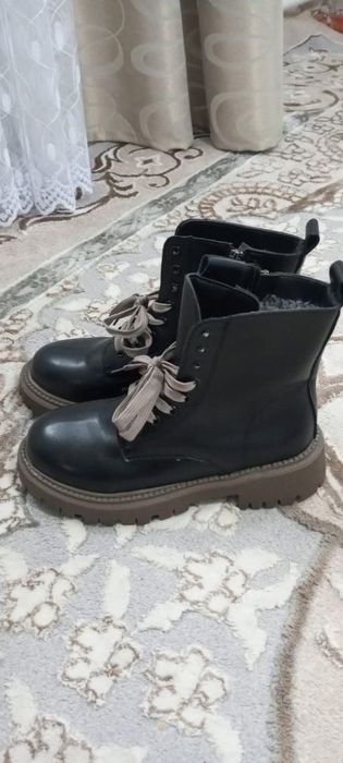 Зимняя ботинка женская