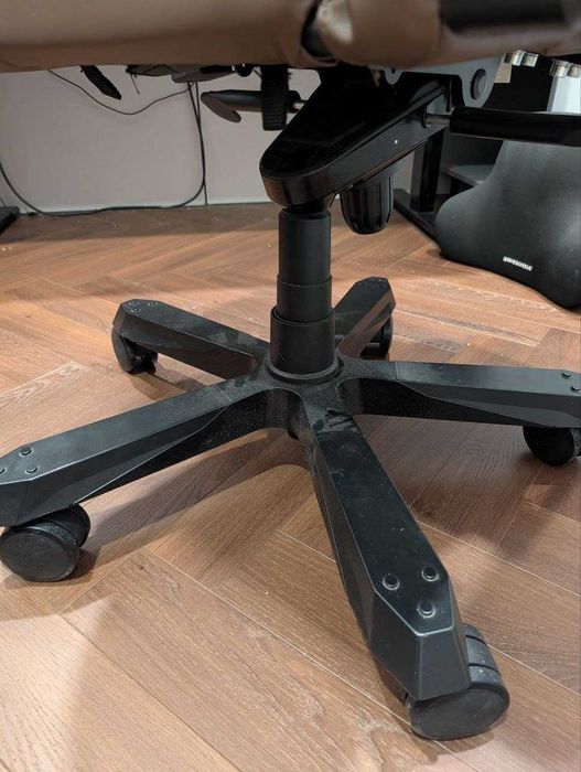 Кресло игровое DXRacer Master