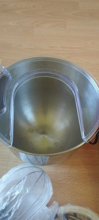 Кухненски робот Klarstein ‎TK2-Bella Pico 2G, 1300W, 4 литра, 6 скорости, Неръждаема стомана, 3 приставки,  червент