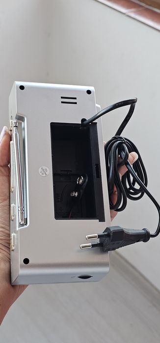 Ceas digital cu Radio