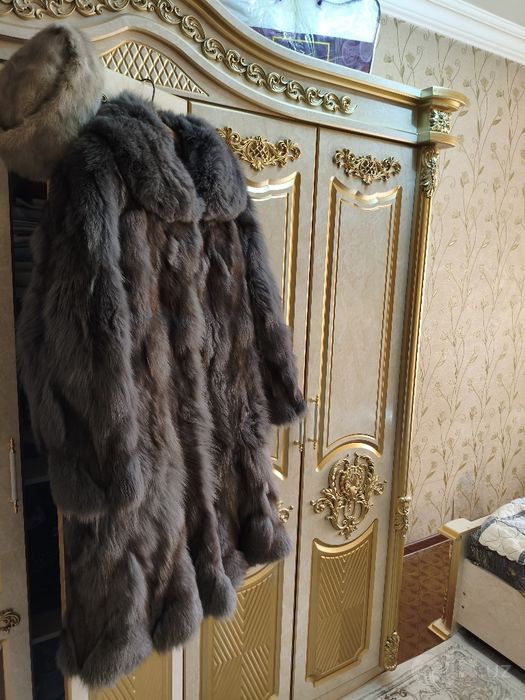 Пальто из писца головной убор норковый