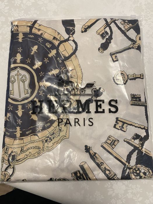 Продам  новые платки Hermes 120 см