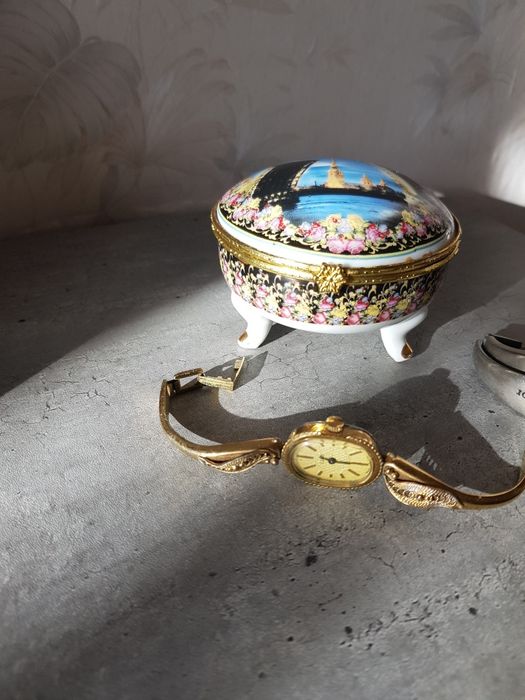 Музыкальная. Шкатулка антиквар часы.