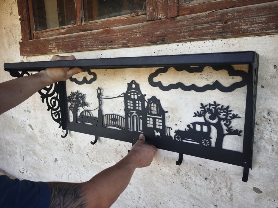 Вешалка металлическая