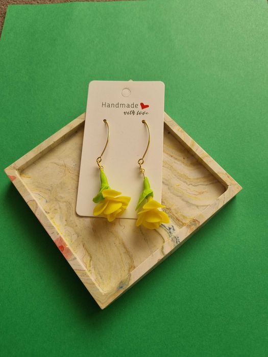 Bijuterii lucrate manual