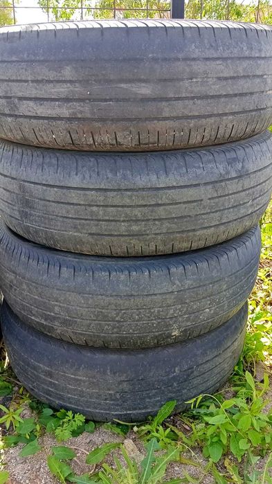Продам шины 225/60R18