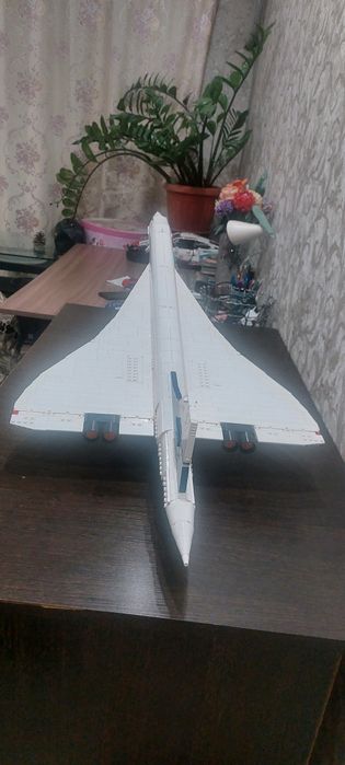 самолет Lego Icons Concorde