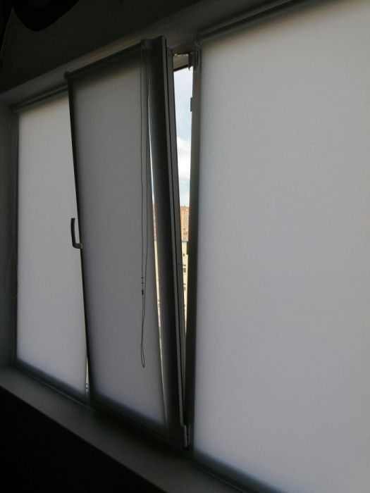 Жалюзи и ролл-шторы.