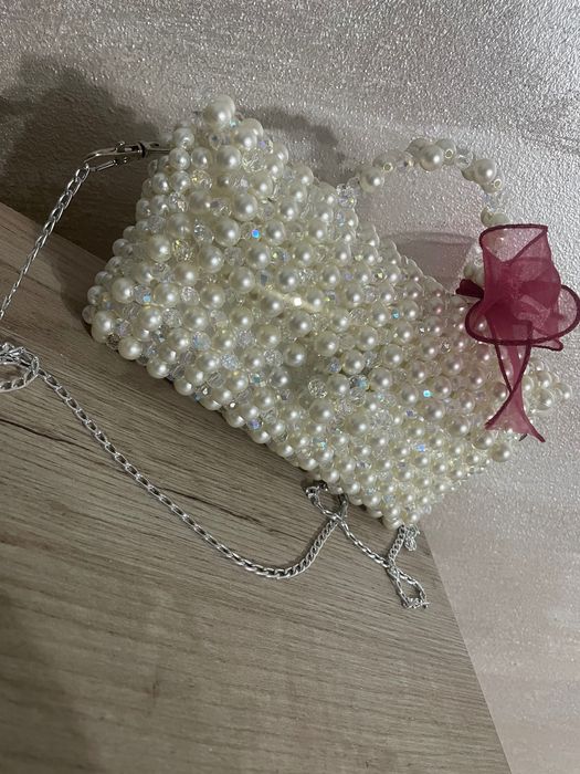 Gentuța cusută manual