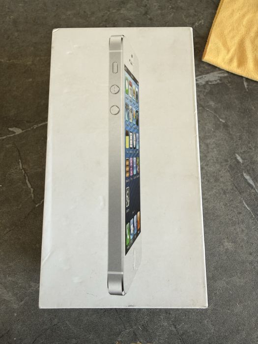 Sotiladi: iPhone 5, oq rang, 16 GB