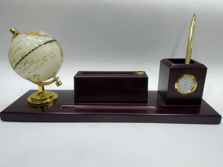 Деревянный настольный набор: часы + органайзер для ручек + визитница