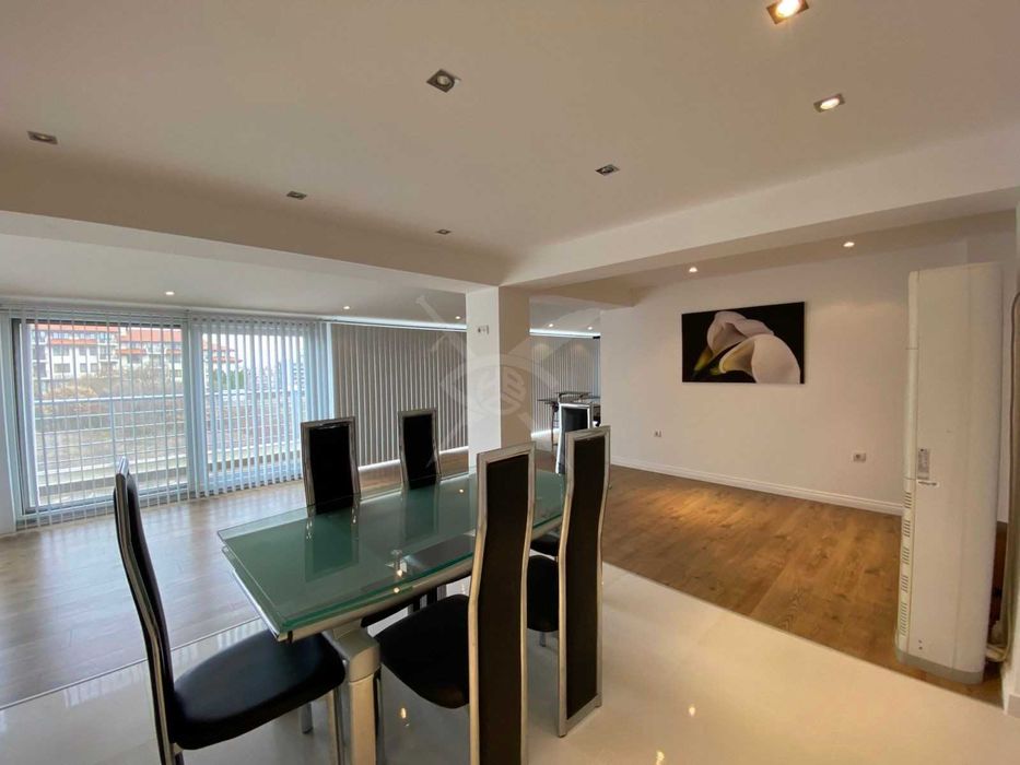 Продава се Многостаен апартамент в Свети Влас - 240 кв.м за 1042 €/кв.м - Снимка #1