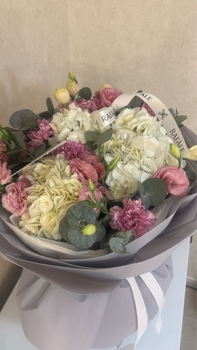 Продам шикарный огромный букет