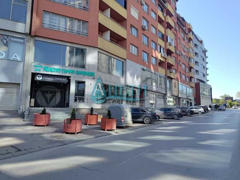 Дава се под наем Магазин в София, Студентски град - 282 кв.м за 1695.24 € - Снимка #1