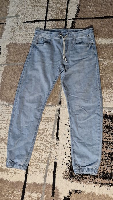 Мъжки дънки тип Jogger