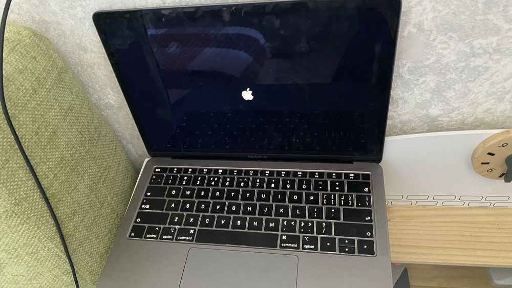 Apple Макбук 2018 г