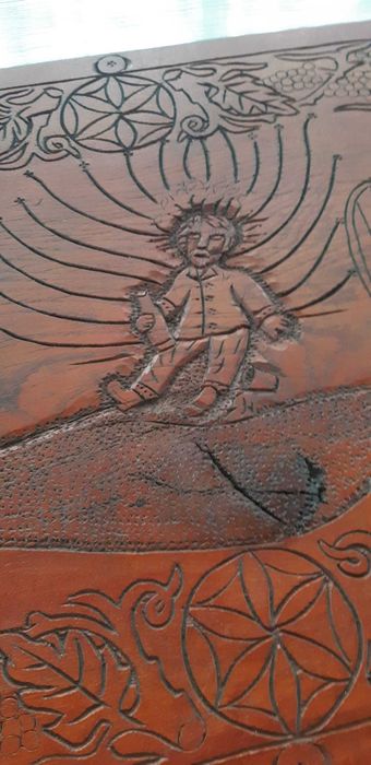 Masa sculptata pentru crama cu fier forjat