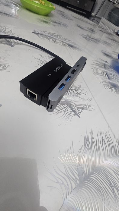 2 Hub-uri – Dock USB-C EKSA + Hub USB-A QICENT | NOI
Descriere scu