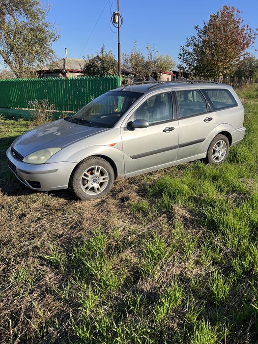 Vand ford focus pentru dezmembrat