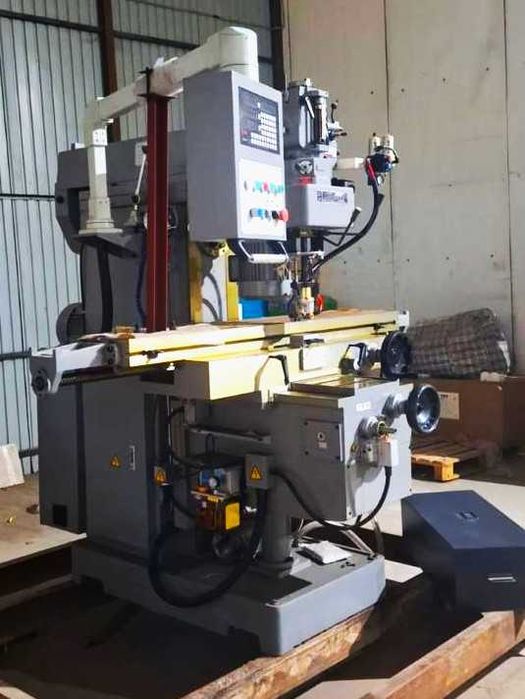 Универсальный фрезерный станок XL6332CL