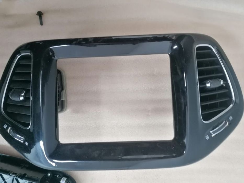 panou grile ventilatie centrale jeep compass 2017-2020 cod 5ut63dx8ab