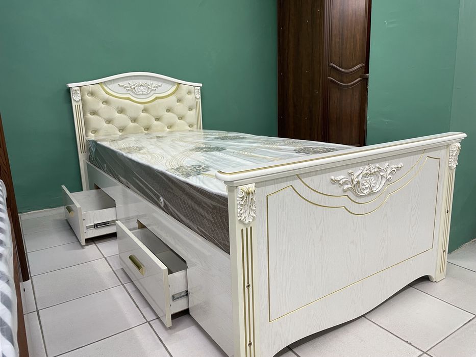 Кровать (шедевр) крават