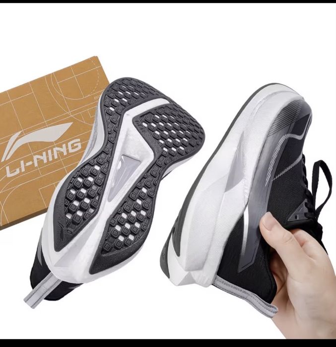 Продам кроссовки Li-ning