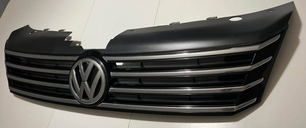 VW PASSAT B7 предна решетка