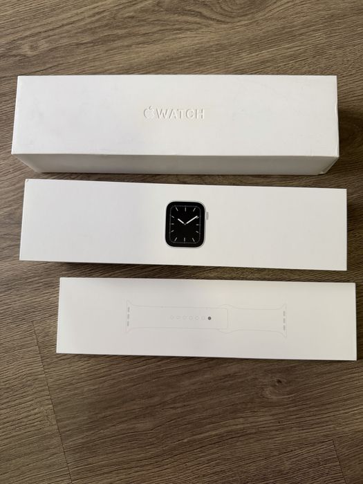 Apple Watch 5, 40мм