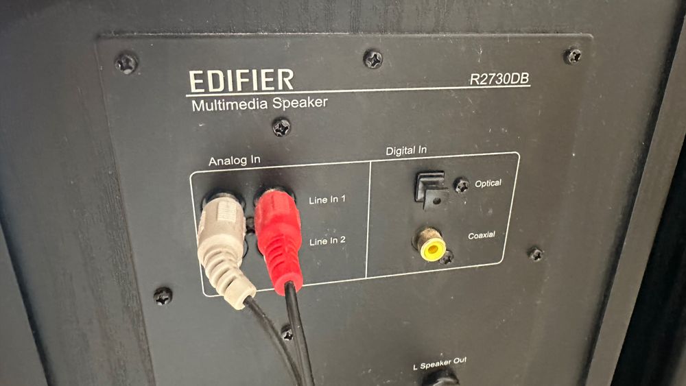 Тон колони Edifier R2730DB