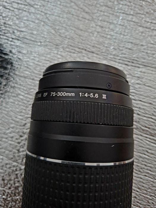 Aparat foto Canon 1100d