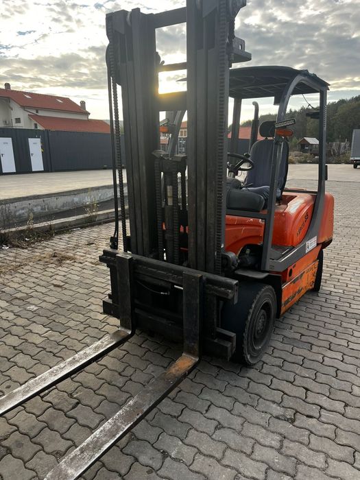 Stivuitor Hercu (Balcancar) 3.5 to. triplex