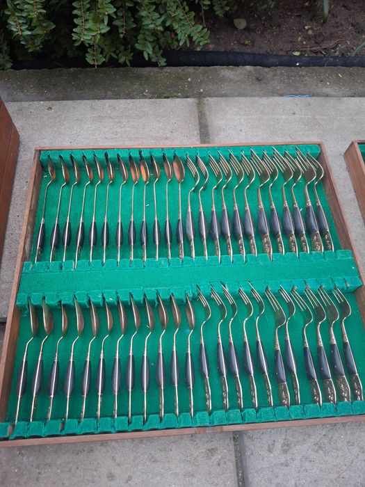 Бронзов голям антикварен сервиз