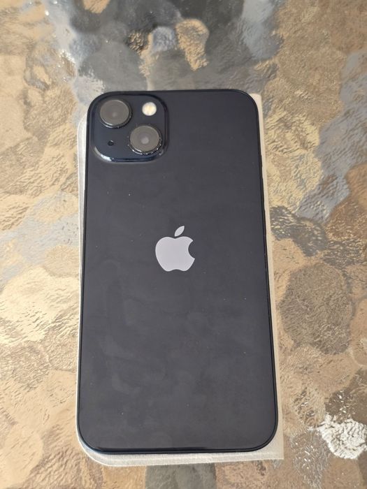 Iphone 13.     .