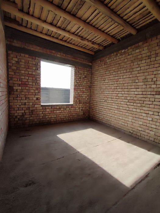 Коттедж 2,2 соток,2 этажа,6 комнат+холл+кухня,3сан.узла,коробка,Кибрай