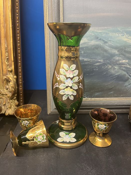 Колекционерска ваза с три чашки  Бохемия,Чехия