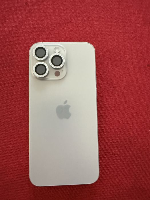 Iphone 15 Pro max  256 GB + 2 huse, stare impecabila