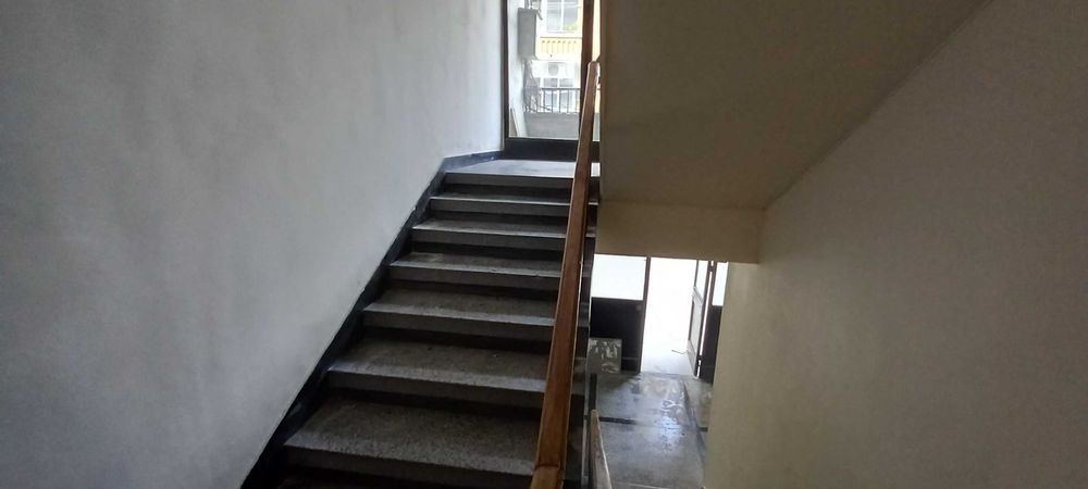 Майстор Бояджия  Боядисване Жилища Входове Бояджийски Услуги за Дома