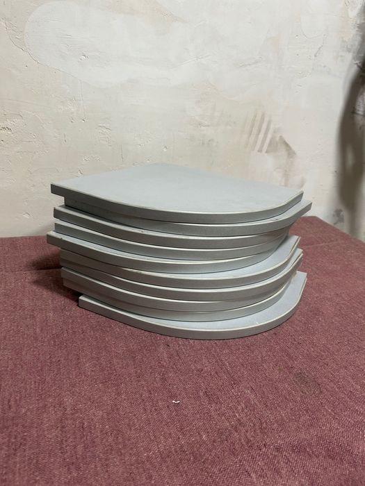 Продам прочные полки угловые в ванную офис