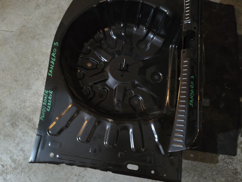 Panou roată de rezervă Dacia Sandero 3