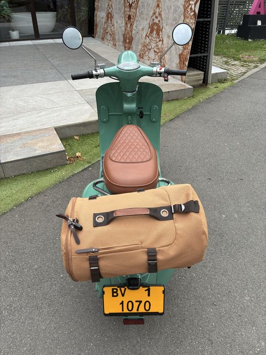 Scuter electric nou,  still Vespa clasic