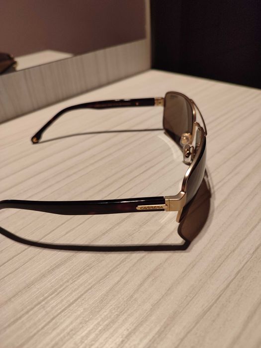 Чисто нови очила carera