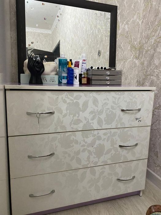 Кровать и шифонер