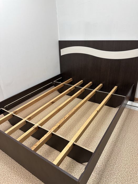 Продам спальный гарнитур